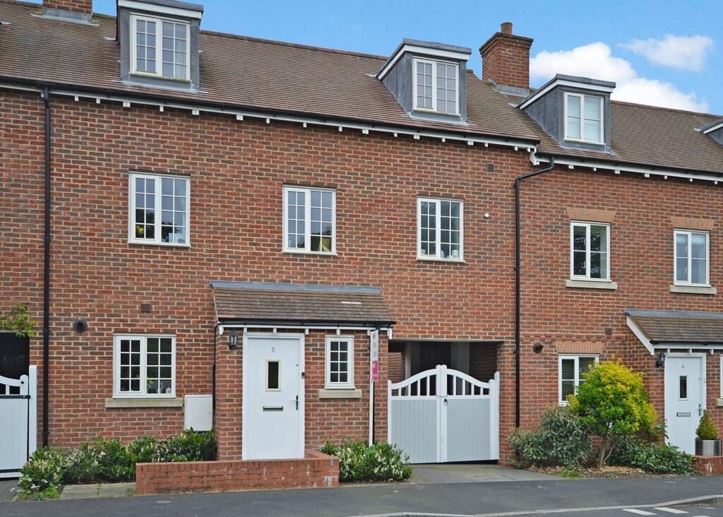 Property main image