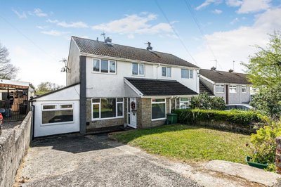 Property on Heol Dyhewydd, CF38 2RE