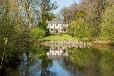 Property on EX21 5EB