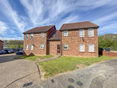 Property on Woodstock Crescent, SS5 4XG