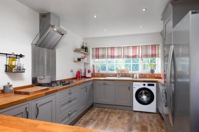 Property on Main Road, HU12 9AX