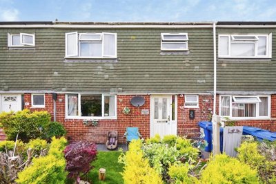 Property on Leach Road, OX26 2JT