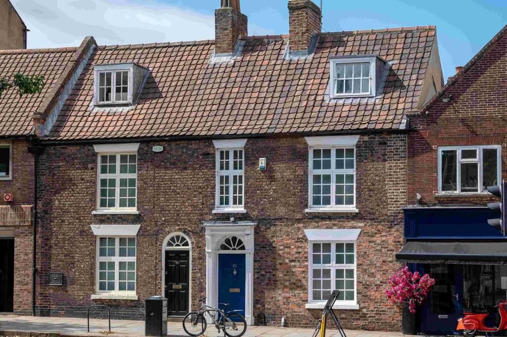 Terraced House
