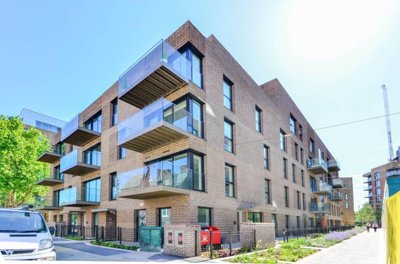 Property on New Paragon Walk, SE17 1AX