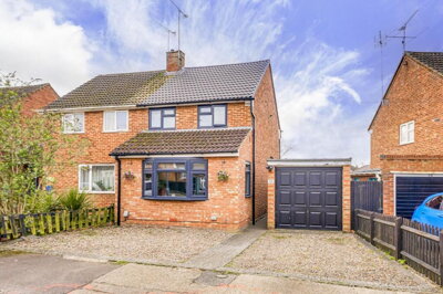 Property on Waterdell, LU7 3PJ