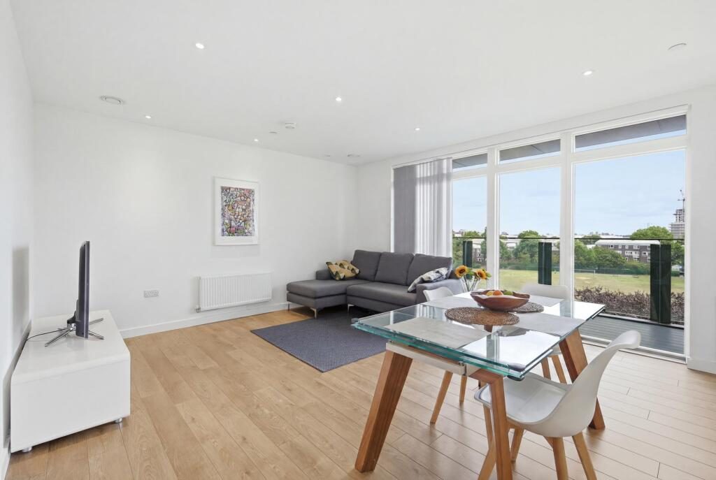 Lamington Heights, Canary Wharf, E14