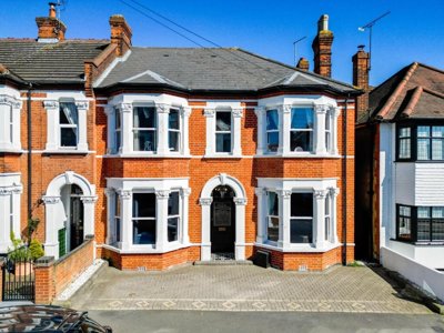 Property on Station Road, SS9 1SU