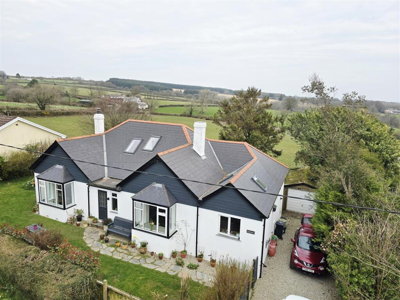 Property on PL15 8PN