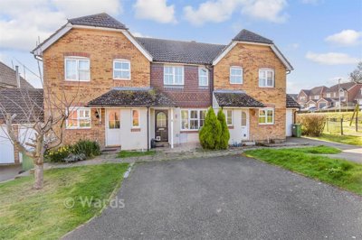 Property on Manor Farm Close, CT21 4EG
