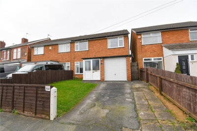 Property on Barnston Lane, CH46 7TP