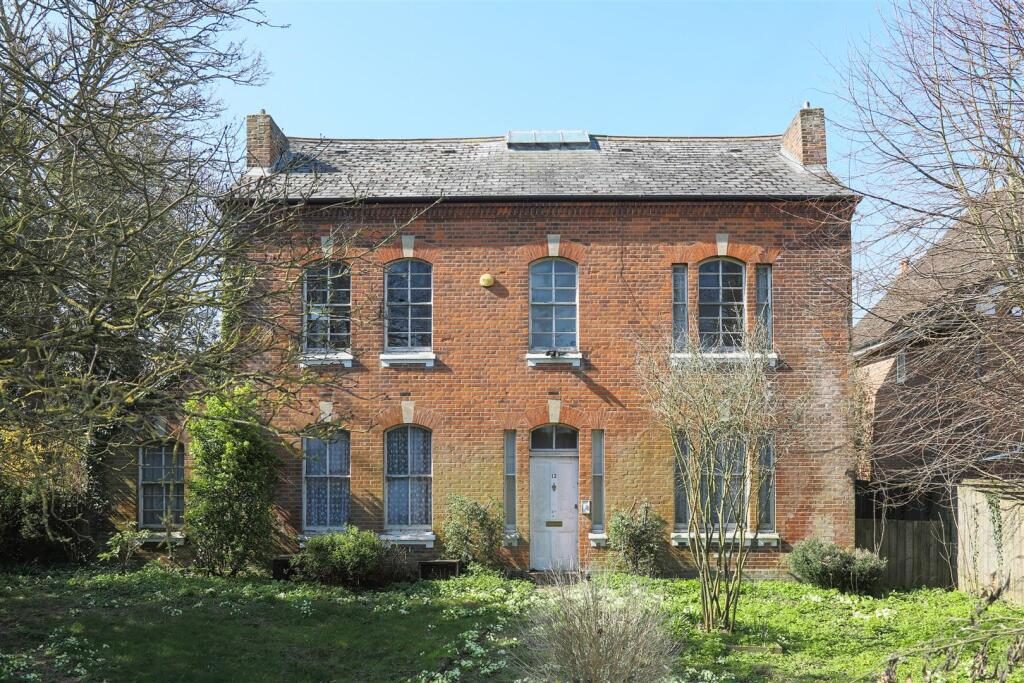 Property main image