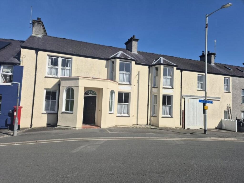 Terraced House
