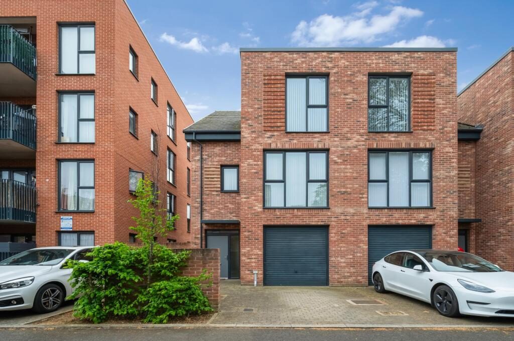 Terraced House