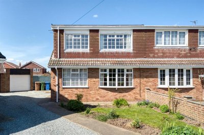 Property on Saffron Garth, HU12 0RF