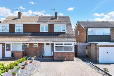 Property on Lime Grove, SG8 7DJ