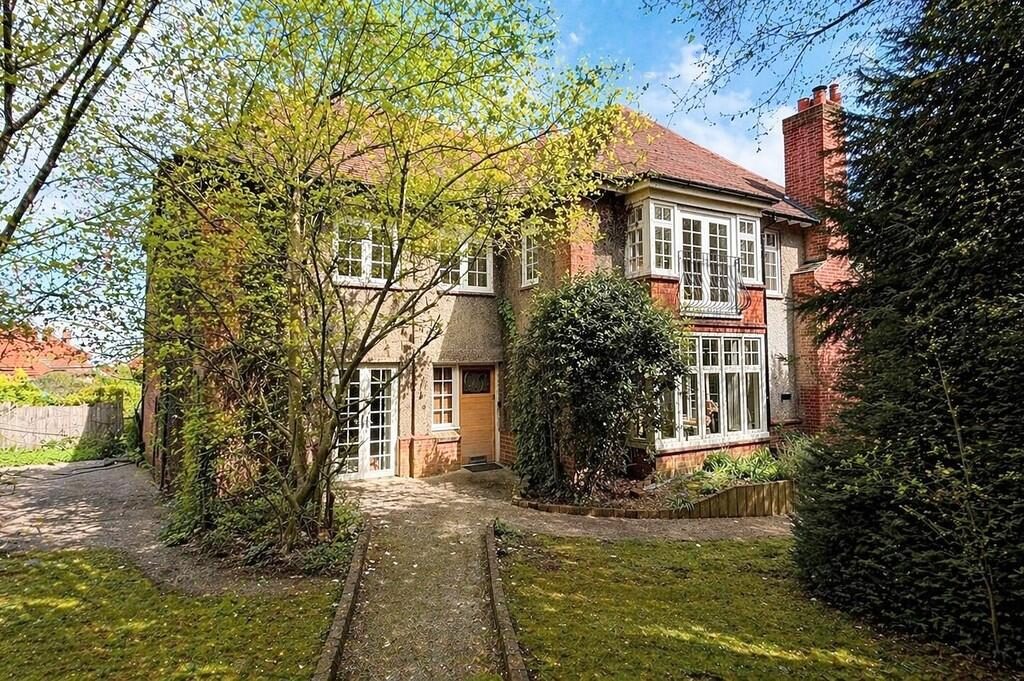 Property main image