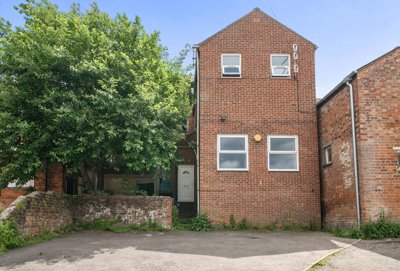 Property on GL5 1BB