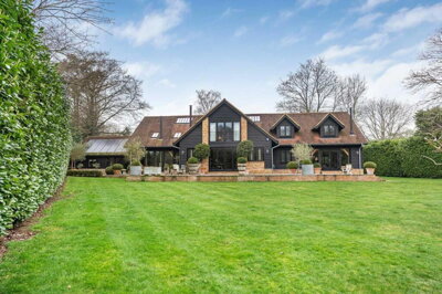 Property on Reading Road, RG9 3JN