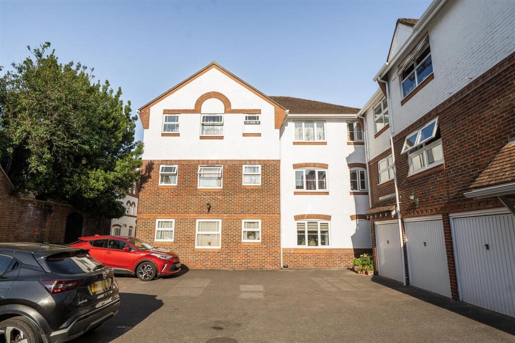 Property main image