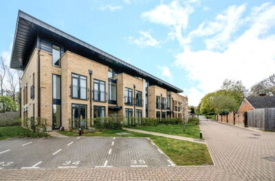 Property on GU10 5EQ