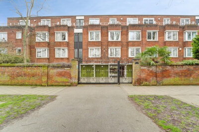 Property on De Parys Avenue, MK40 2TZ