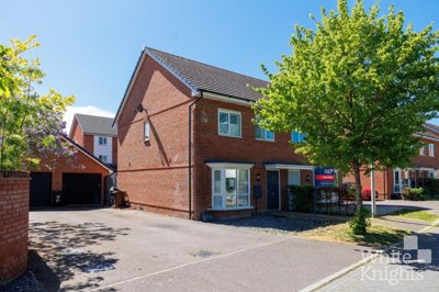 Property on Peartree Walk, RG7 1TQ