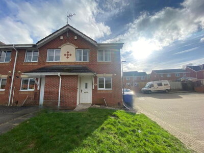 Property on Moat House Way, DN12 3GE