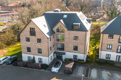 Property on Johnstone Close, RG12 2GU