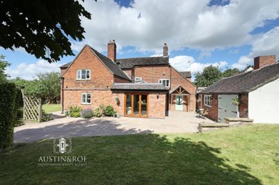 Property on Uttoxeter Road, ST15 8QX