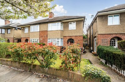 Property on Windsor Road, EN5 2PS