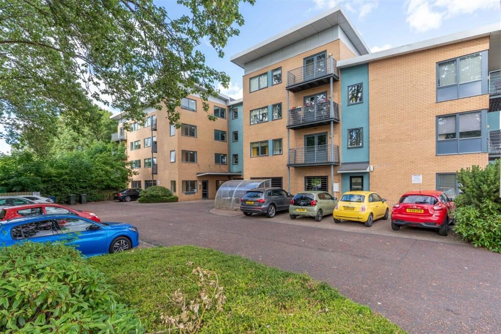 Property main image
