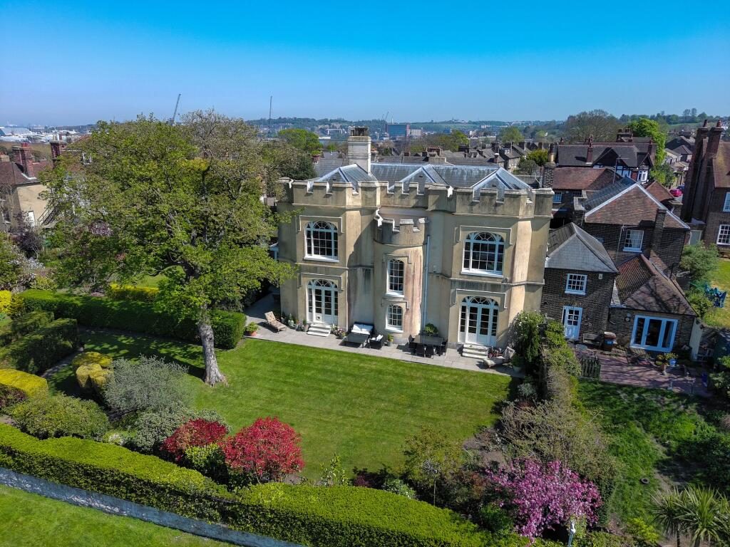 Property main image