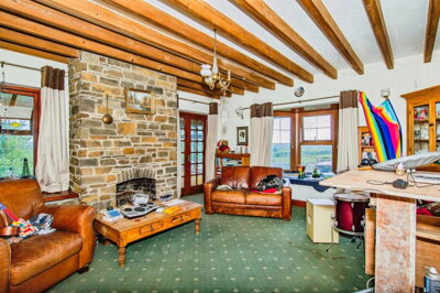 Property on SA67 8HL