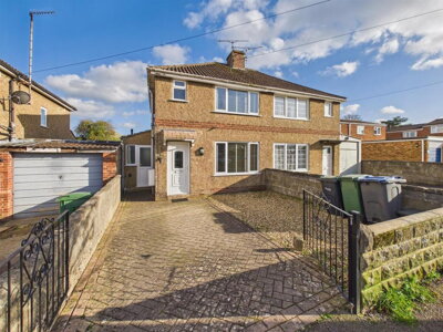 Property on Plantation Road, SN14 0EX