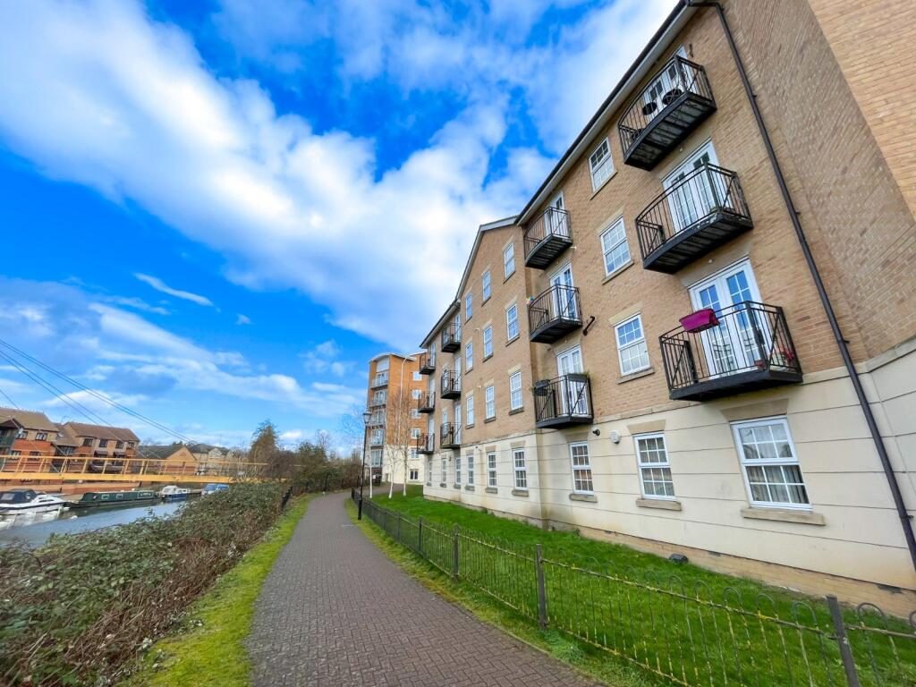 Property main image