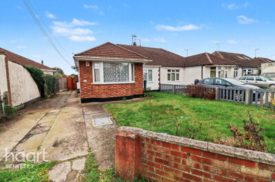 Property on Daws Heath Road, SS7 2UA