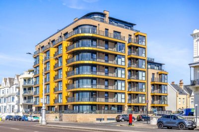 Property on Kingsway, BN3 4GU