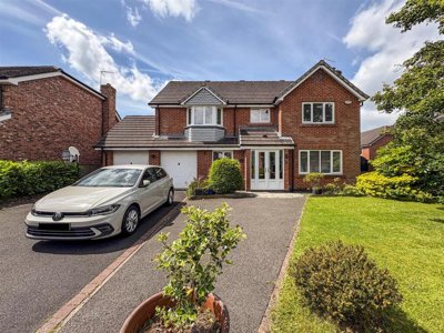 Property on Higginson Close, CW12 3SU