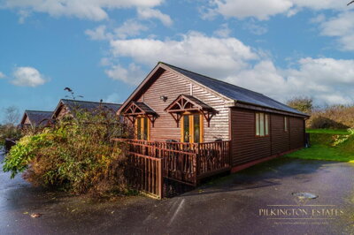 Property on PL13 1PR