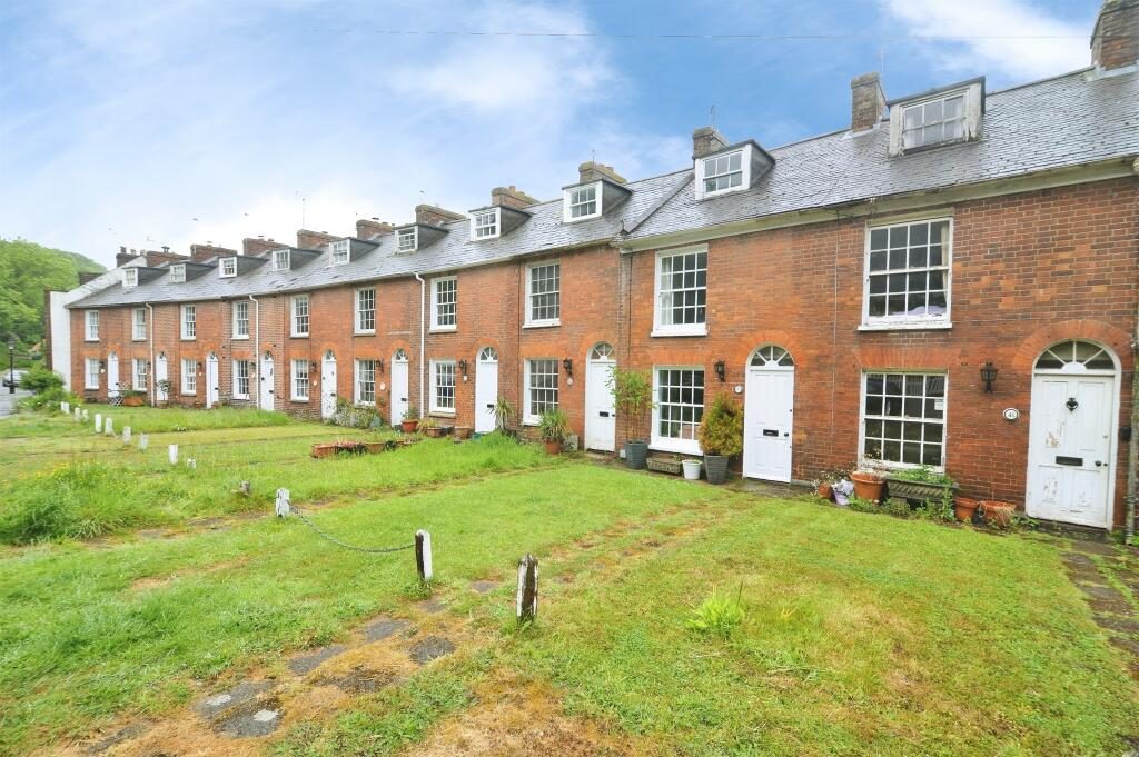 Terraced House