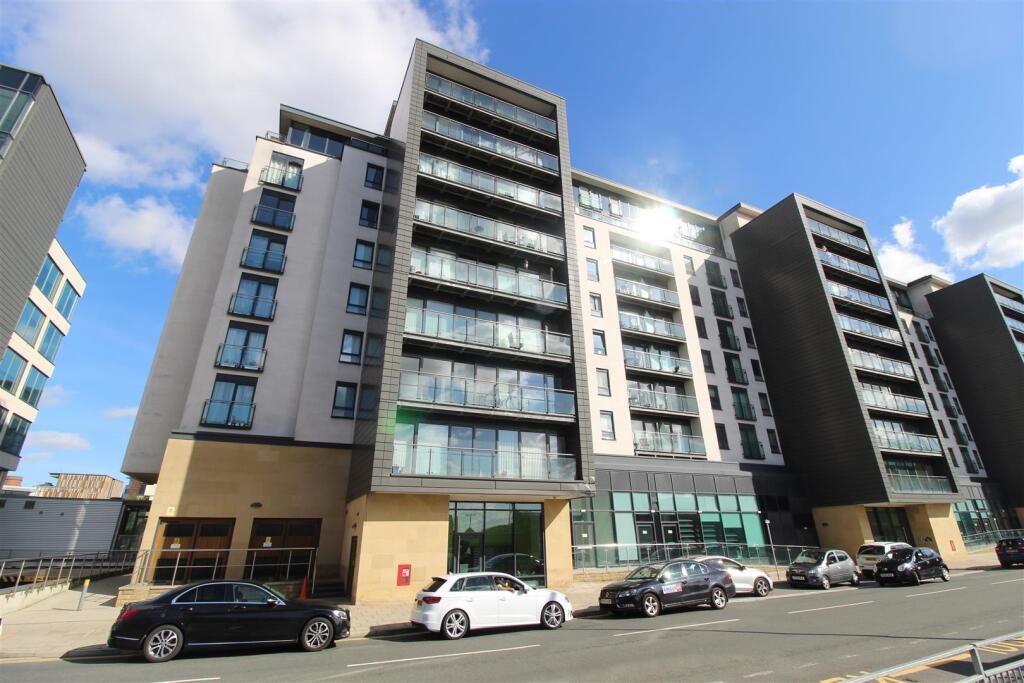 Property main image
