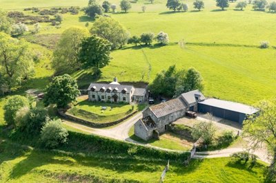 Property on LL20 7DD