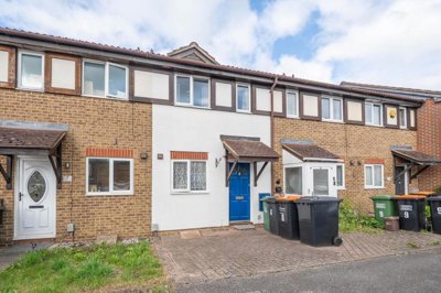 Property on Readers Close, LU6 1NT
