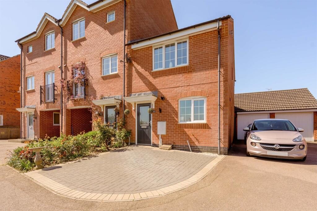 Terraced House