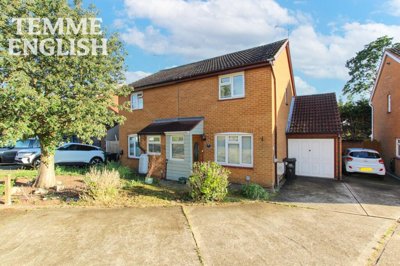 Property on Nayland Close, SS12 9AR