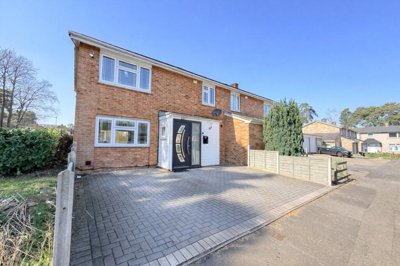 Property on Letcombe Square, RG12 9JU