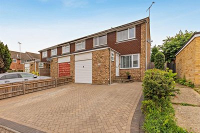Property on Lenside Drive, ME15 8UE