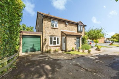 Property on Beighton Close, RG6 4HZ