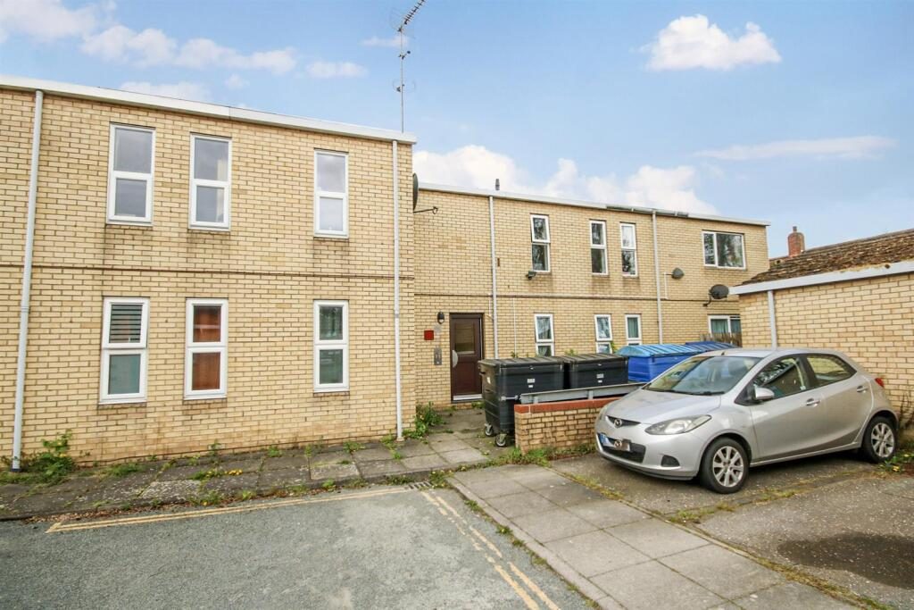 Property main image