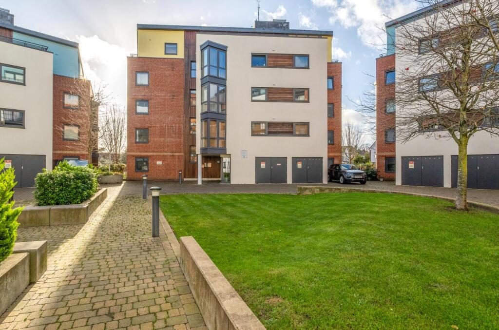 Property main image